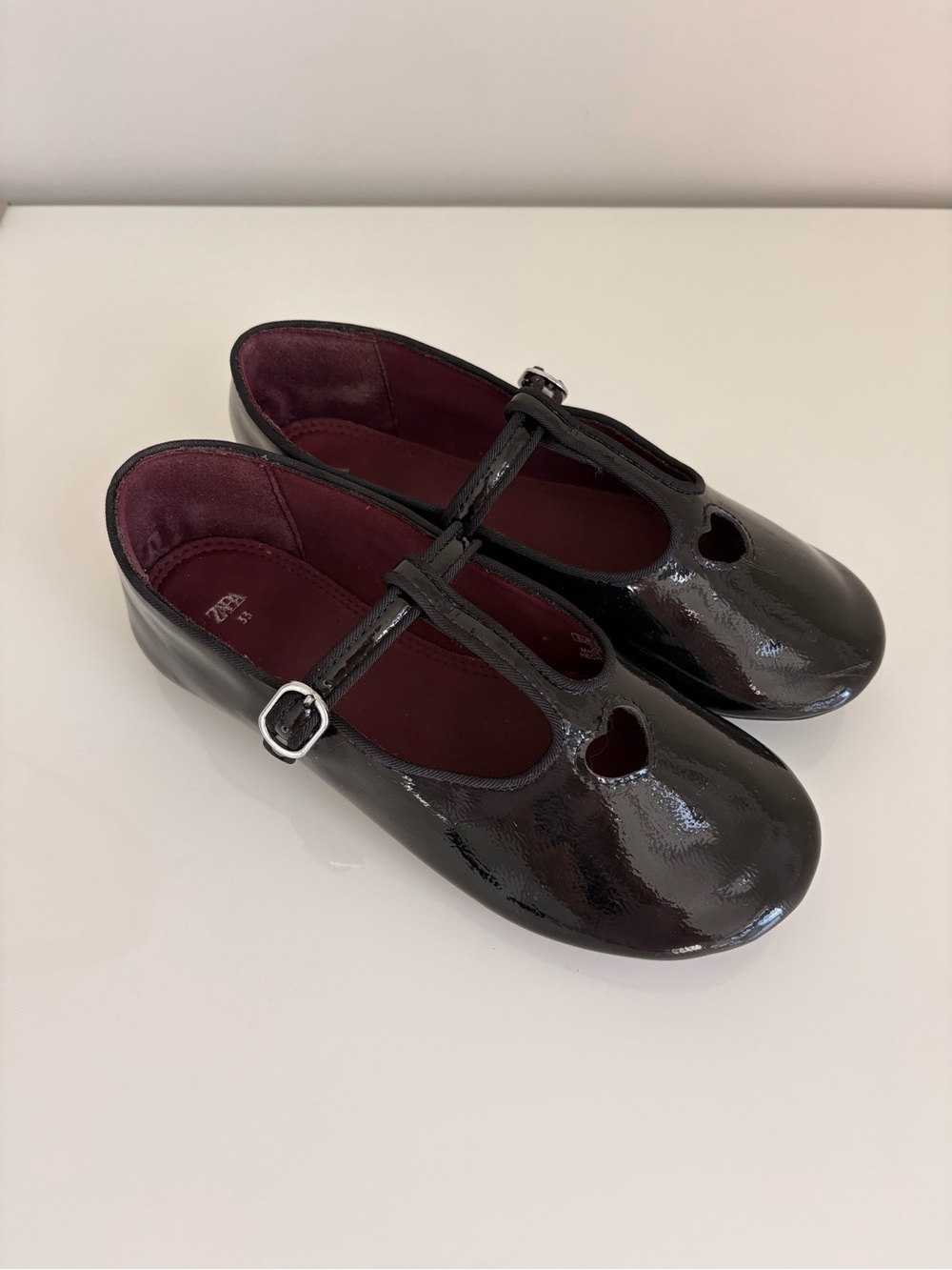 Zara Kids Girls Black Patent Mary Jane Flats Heart Cutout Size 33